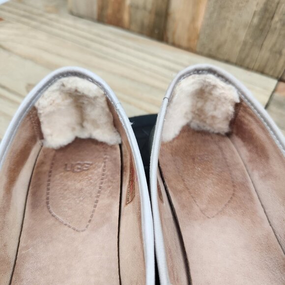 Womens Ugg Antora size 8 Patent Leather Slip On Flats - Picture 6 of 9